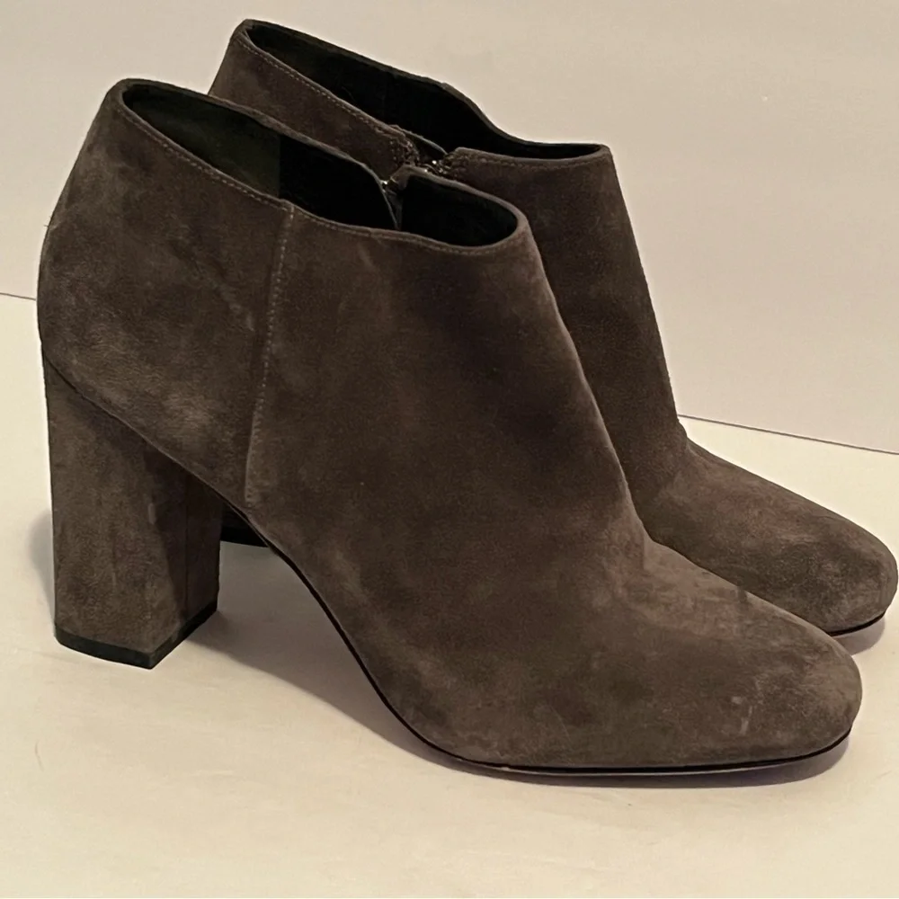 Via Spiga Silvie Block Heel Booties Anthracite Suede